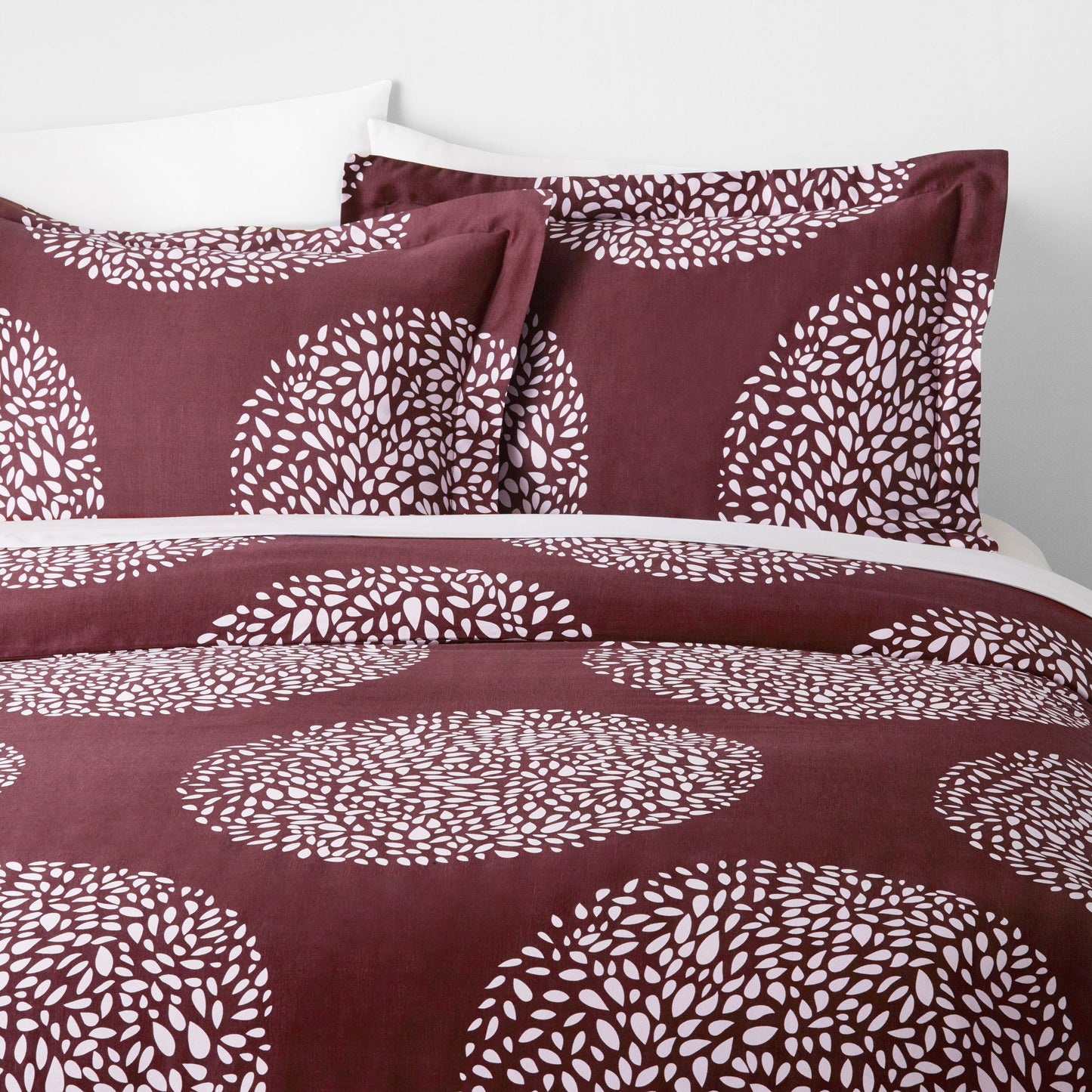 Topiary (Garnet) Bedding